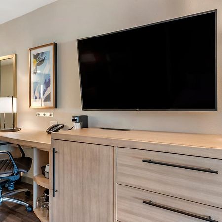Hyatt Place Indianapolis Кармел Стая снимка