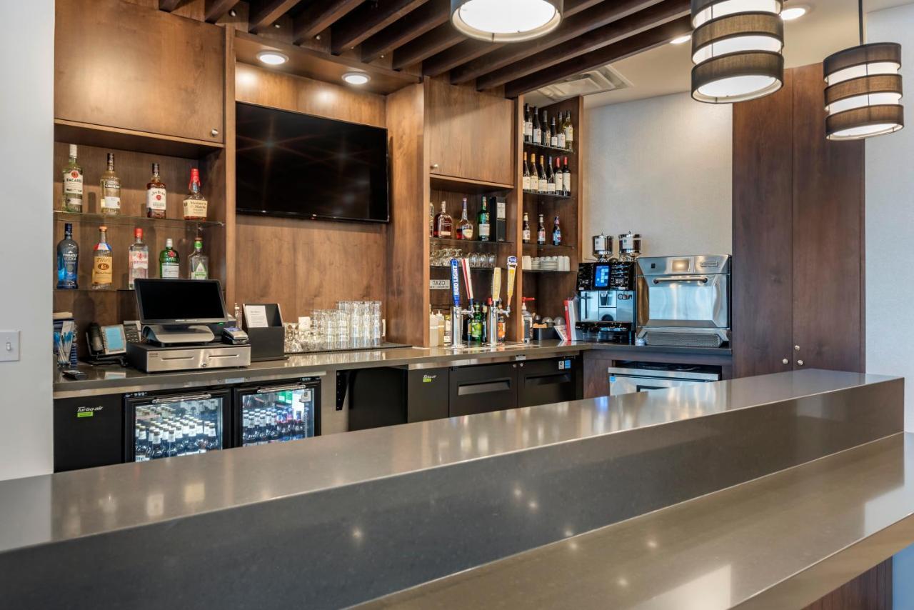 Hyatt Place Indianapolis Кармел Екстериор снимка